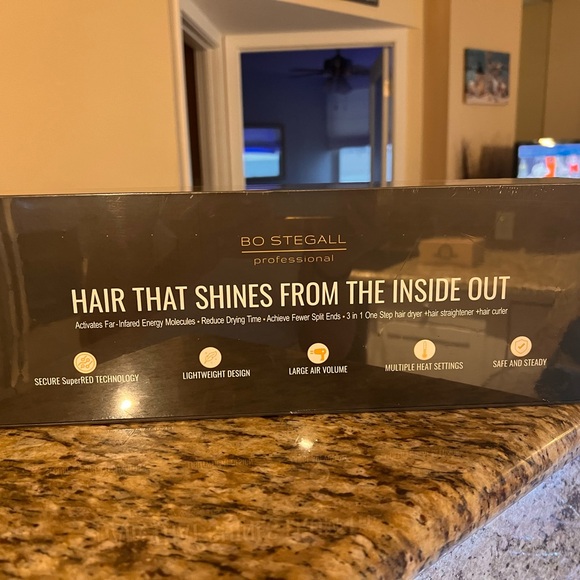 Bo Stegall brush hairdryer - Picture 2 of 5